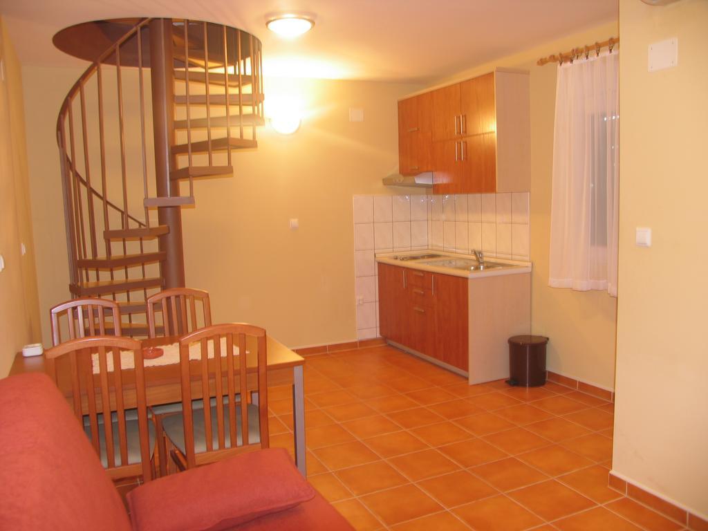 Apartments Villa Ceres Клек Екстериор снимка