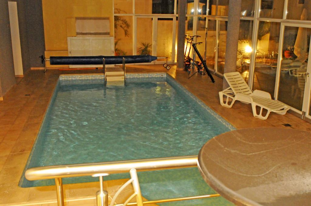 Apartments Villa Ceres Клек Екстериор снимка