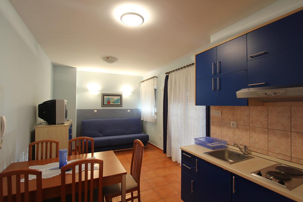 Apartments Villa Ceres Клек Екстериор снимка